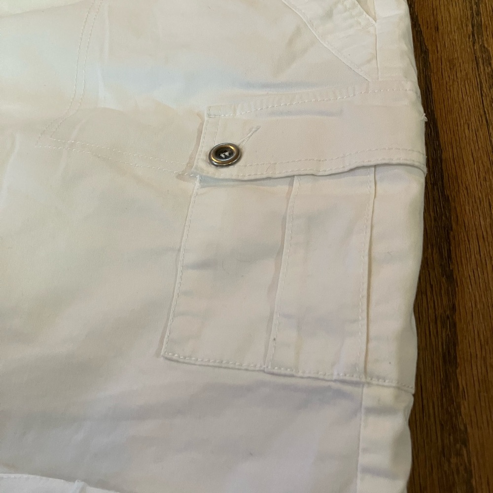 LANE BRYANT WHITE SHORT SKIRT W/BUILT IN UNDER SHORTS 6 POCKETS SZ 18 - Picture 6 of 8